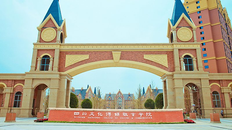 选择文化传媒公司时，要关注公司的资质和实力。以下是一些考察要点：